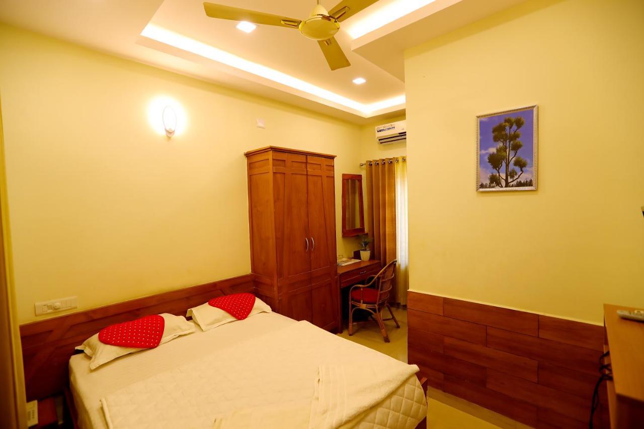 Sapphire Inn Nedumbassery Exterior photo
