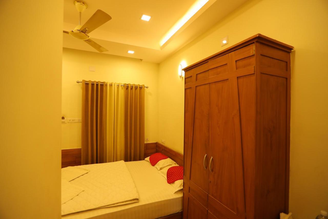 Sapphire Inn Nedumbassery Exterior photo