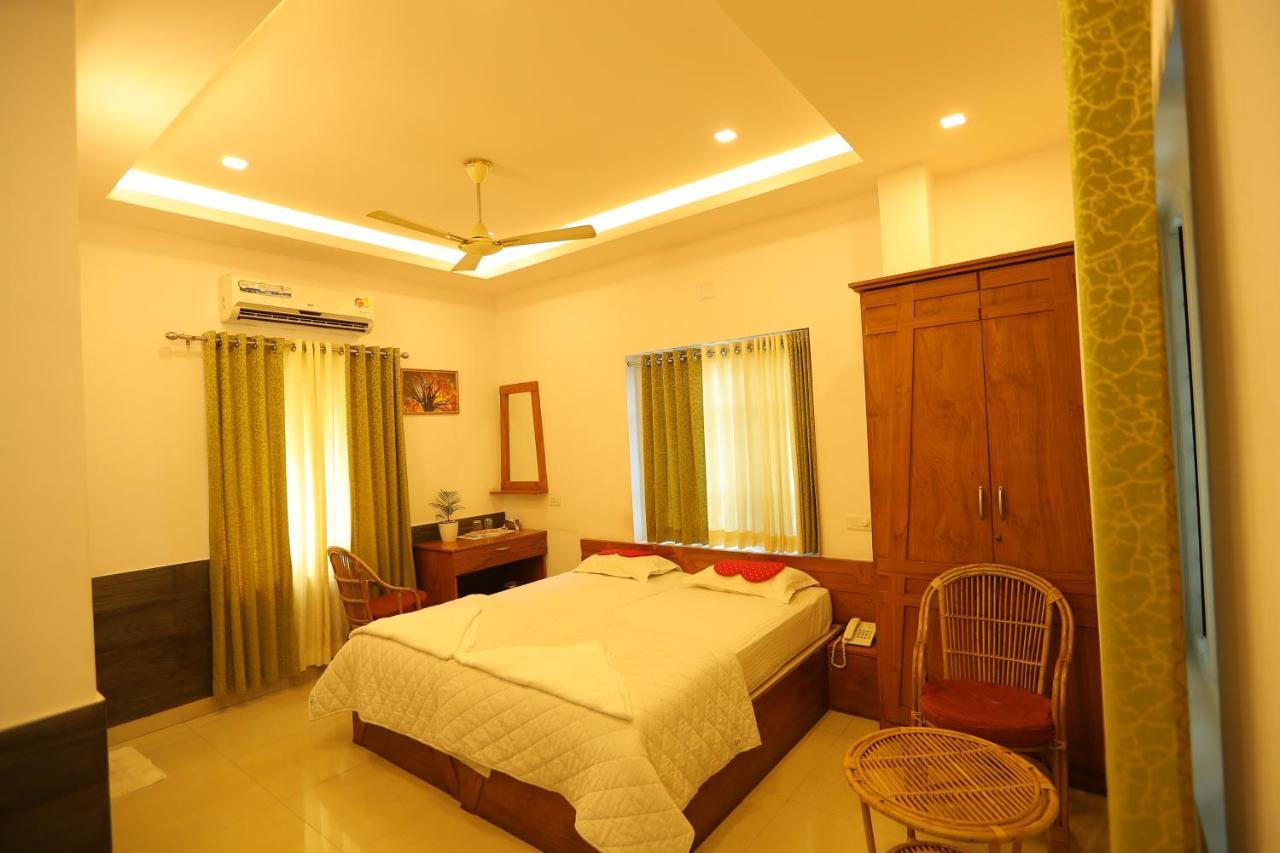 Sapphire Inn Nedumbassery Exterior photo