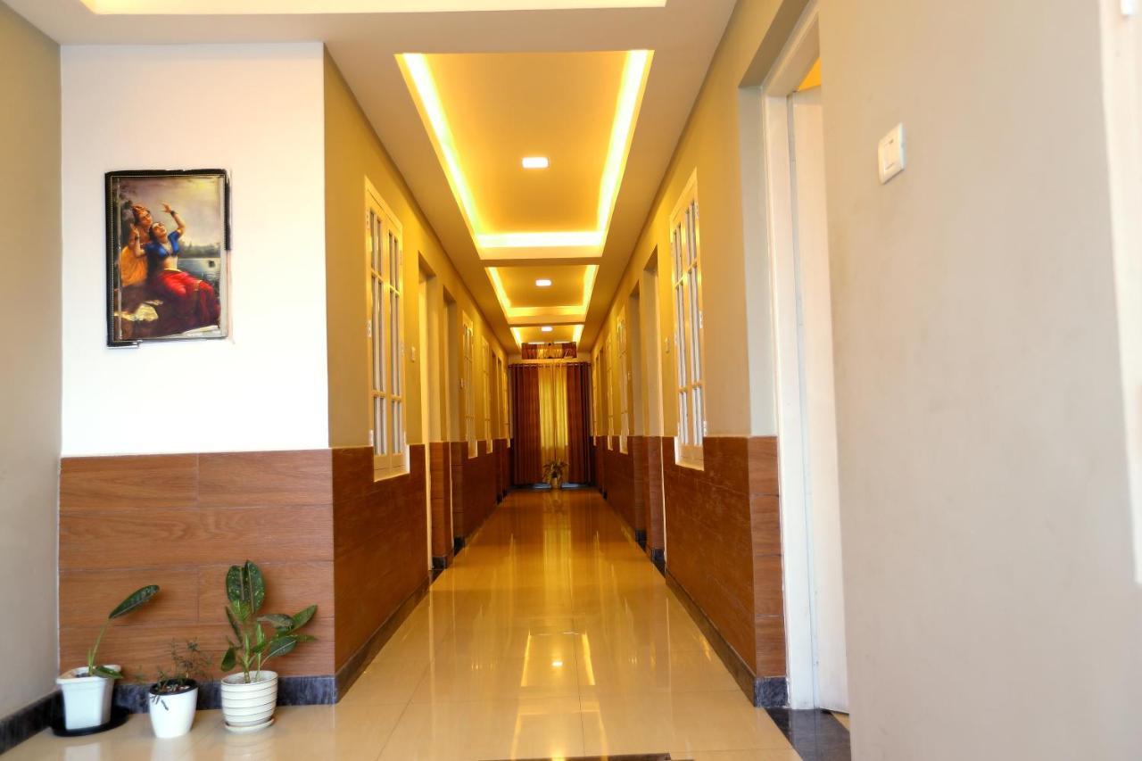 Sapphire Inn Nedumbassery Exterior photo