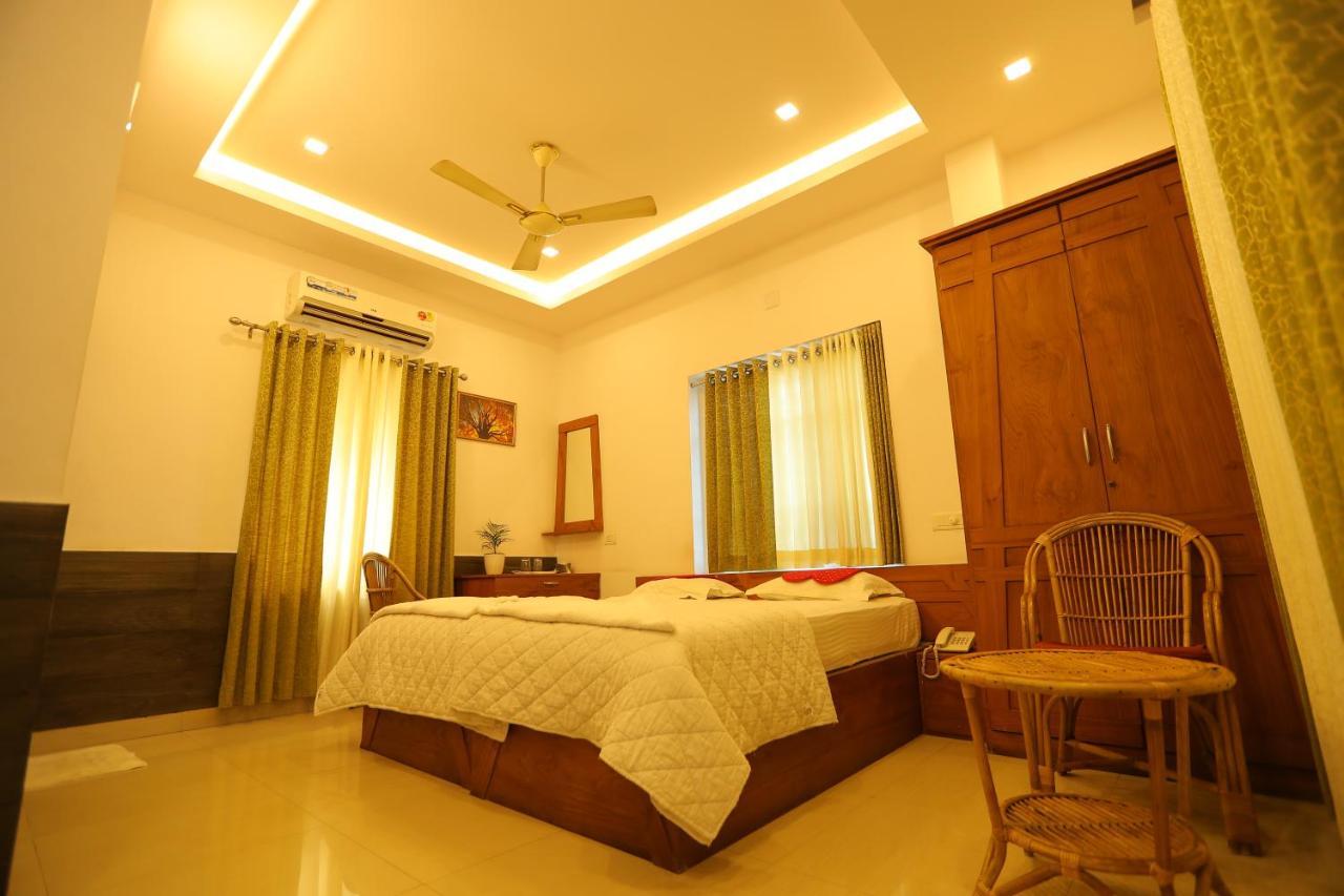 Sapphire Inn Nedumbassery Exterior photo