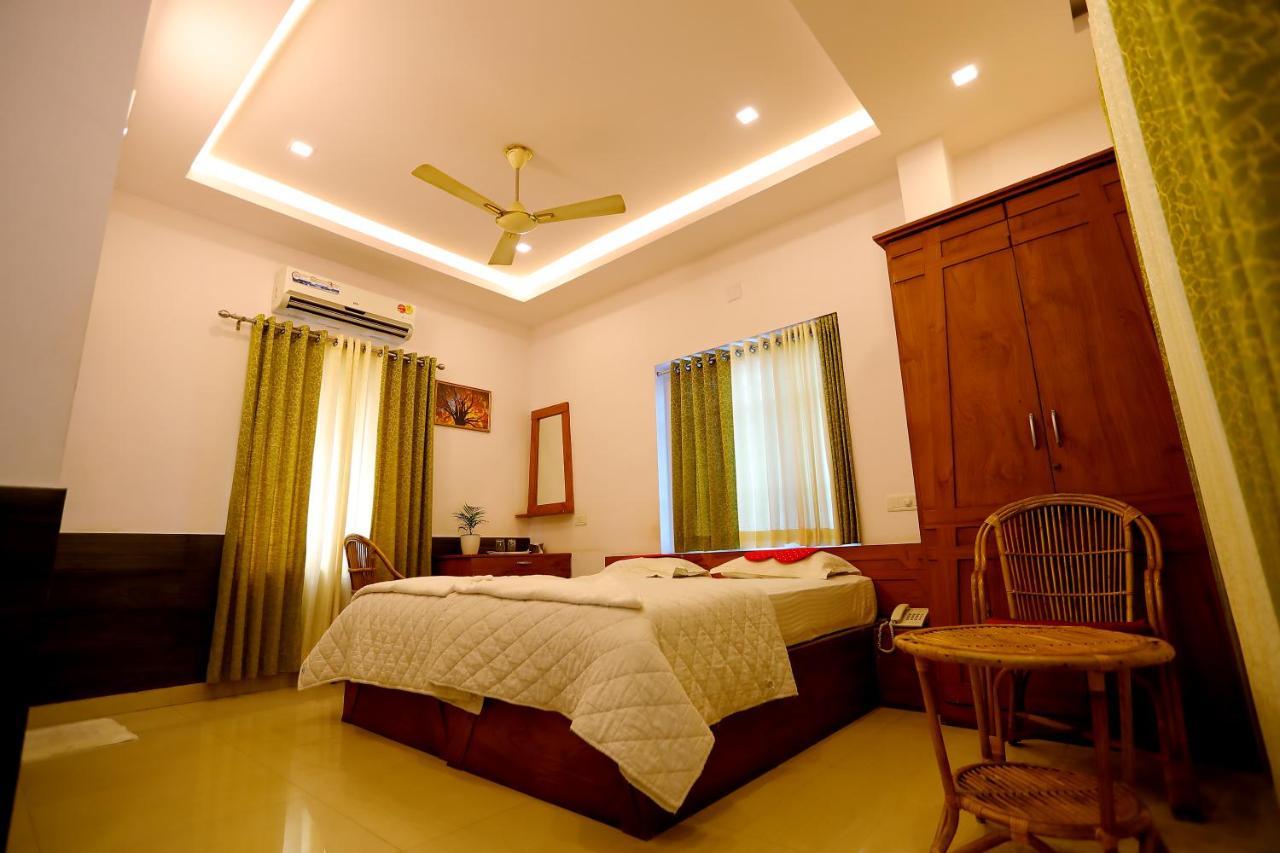 Sapphire Inn Nedumbassery Exterior photo