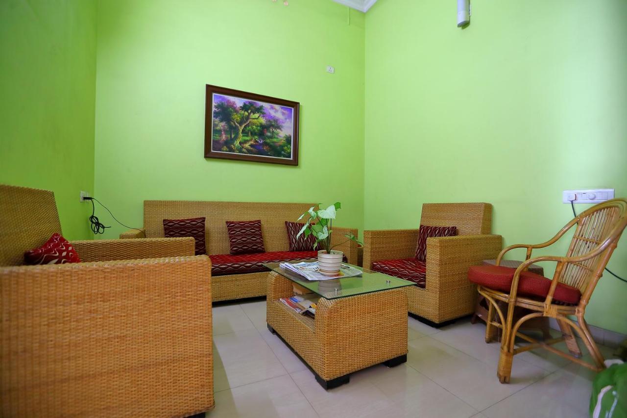 Sapphire Inn Nedumbassery Exterior photo